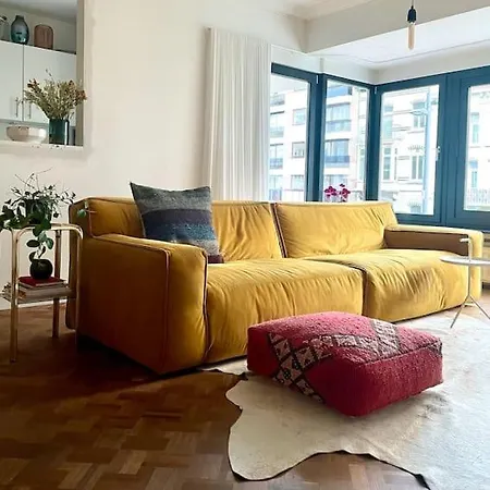 Spacious Mid-Century Design Apartment Close To The Beach & City Centre Lägenhet