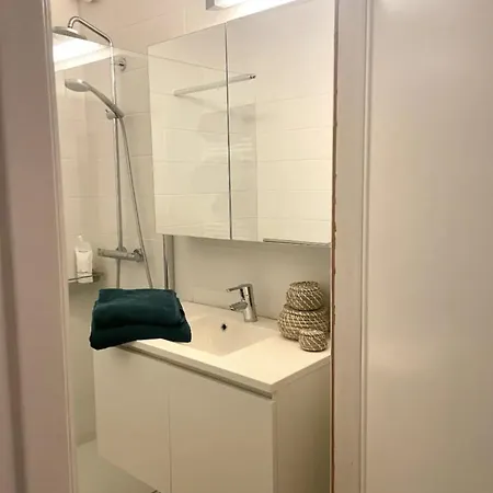 Spacious Mid-Century Design Apartment Close To The Beach & City Centre Oostende