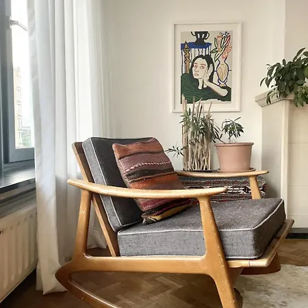 Spacious Mid-Century Design Apartment Close To The Beach & City Centre Oostende